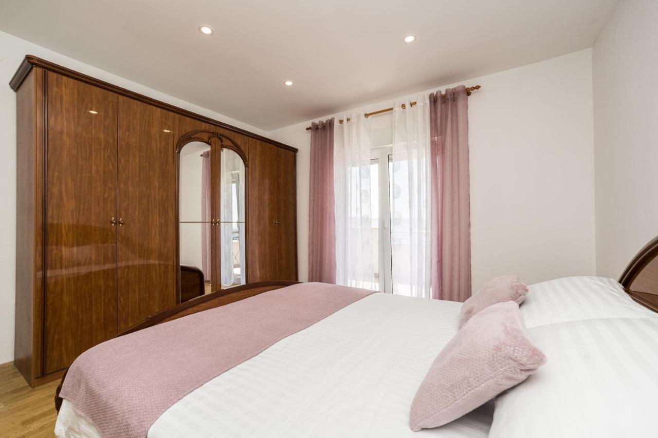 Apartmani Tomeri Starigrad Paklenica Buitenkant foto