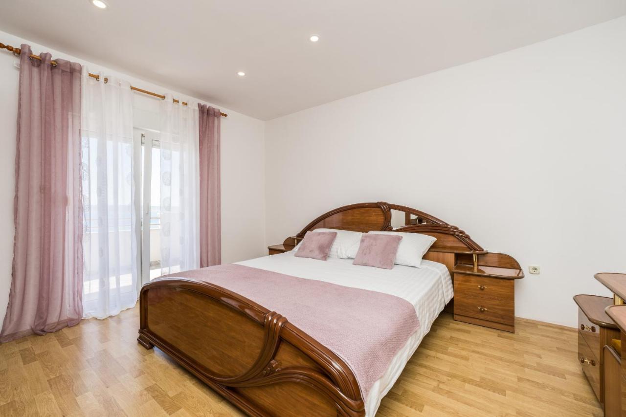 Apartmani Tomeri Starigrad Paklenica Buitenkant foto