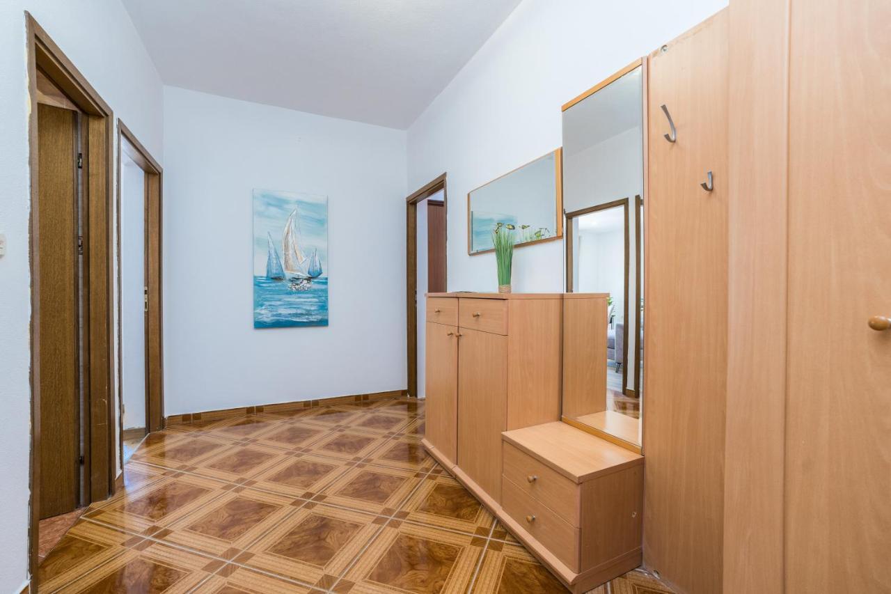 Apartmani Tomeri Starigrad Paklenica Buitenkant foto
