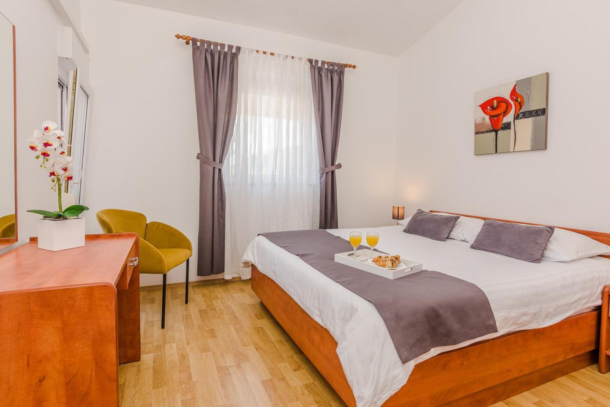 Apartmani Tomeri Starigrad Paklenica Buitenkant foto