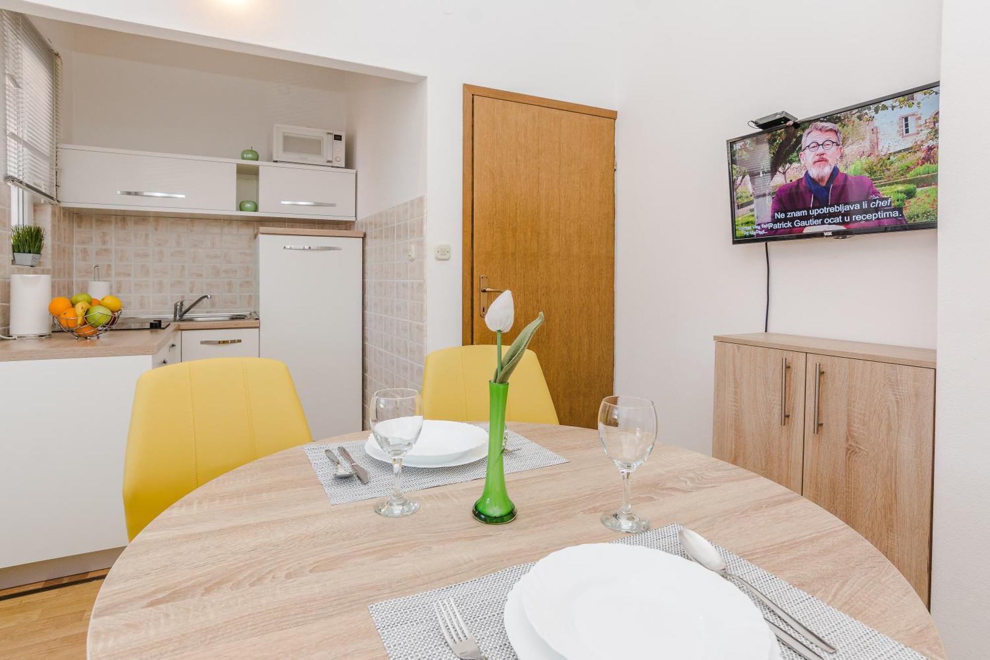 Apartmani Tomeri Starigrad Paklenica Buitenkant foto