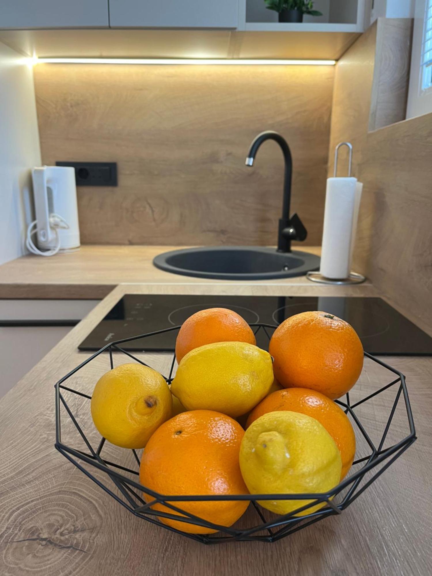 Apartmani Tomeri Starigrad Paklenica Buitenkant foto
