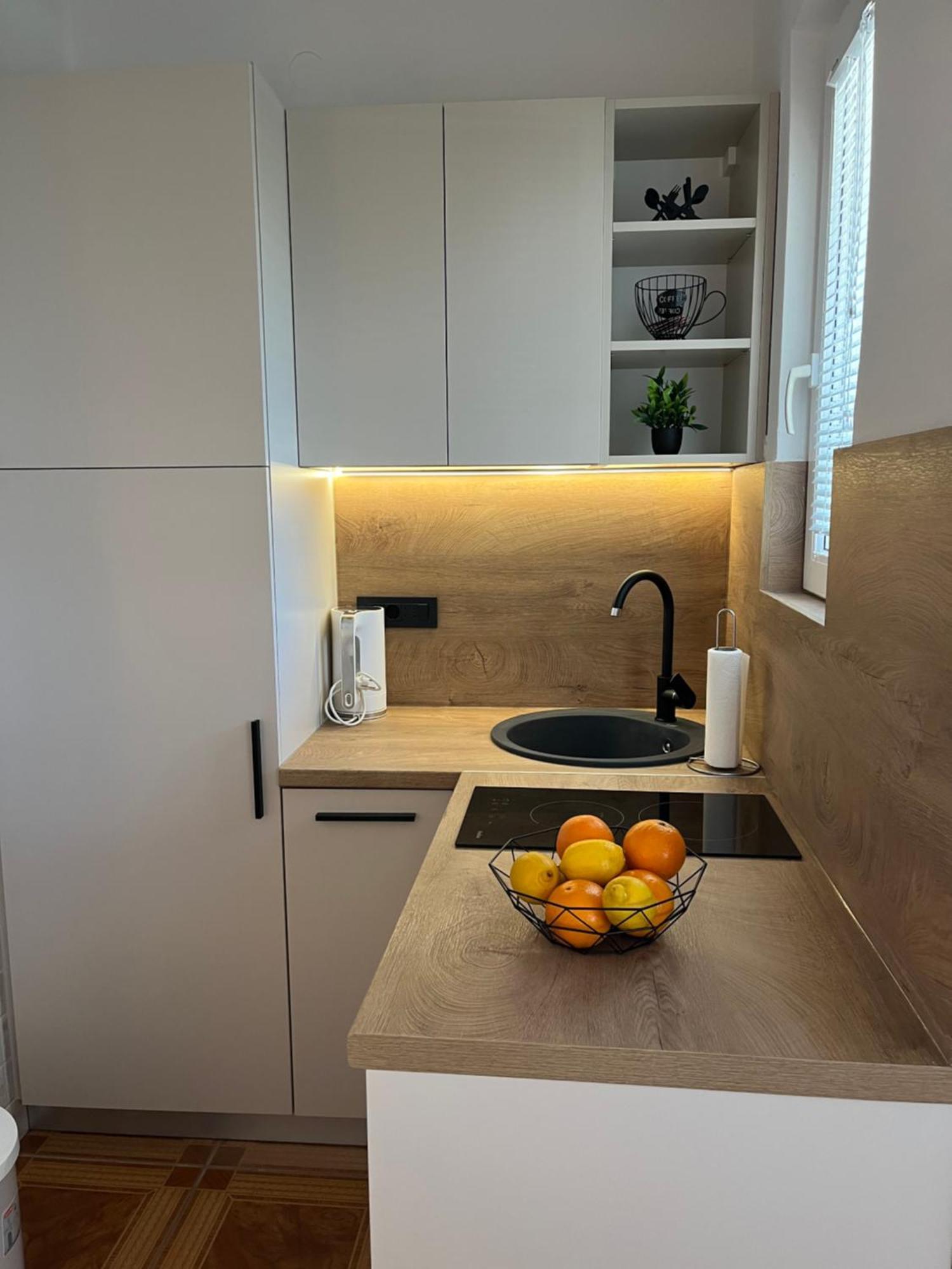 Apartmani Tomeri Starigrad Paklenica Buitenkant foto